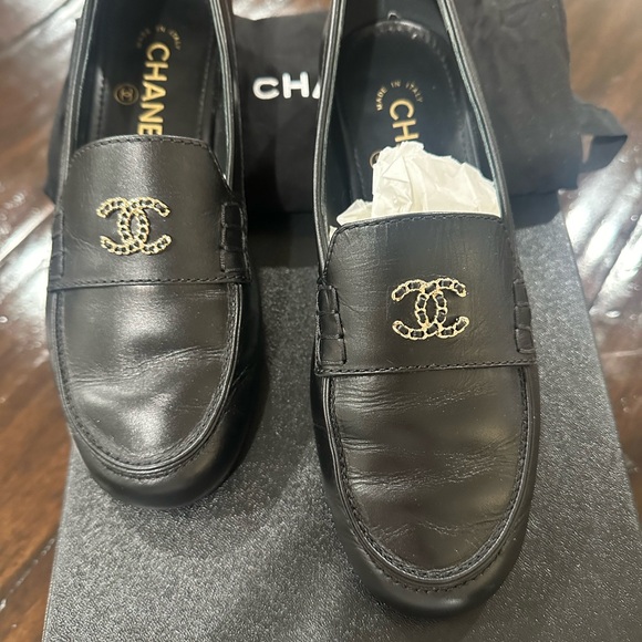 CHANEL Black Leather Slip-On Loafers - Picture 5 of 6
